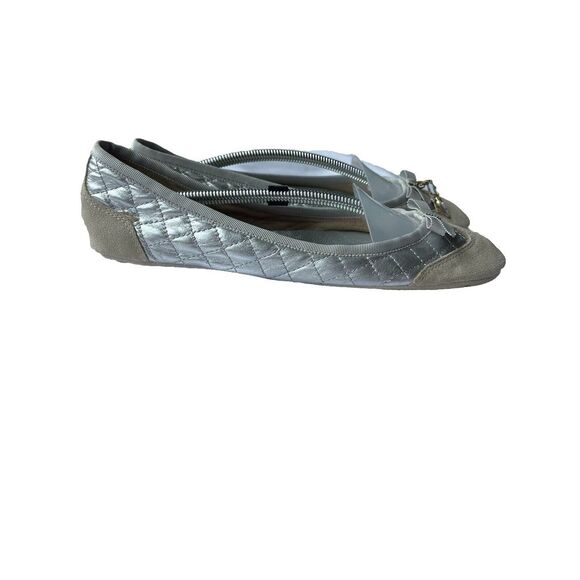 Juicy Couture size 9 M Silver Ballet Flats - Picture 7 of 15